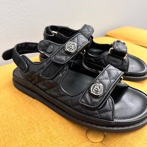 Sandal / Size 8